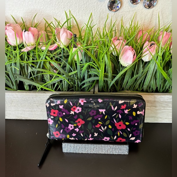 KATE SPADE floral long zippy wallet - Picture 4 of 4